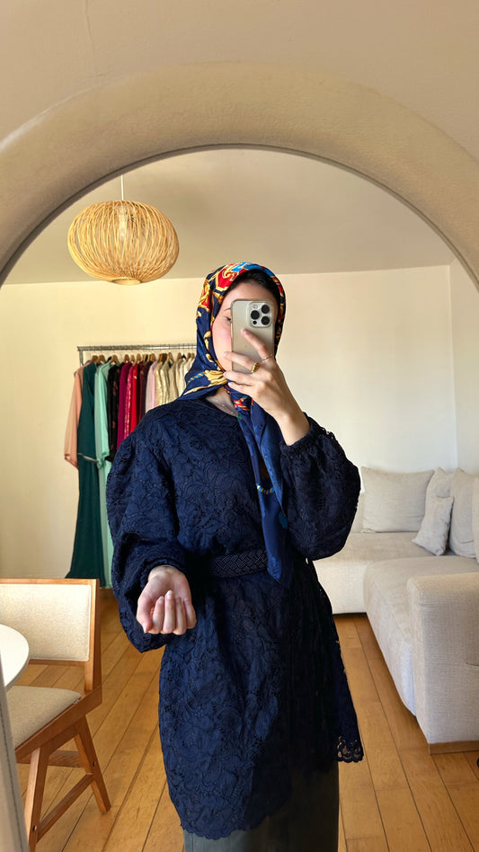 Haut Traditionnel "Rêve d'Orient" en Soie et Dentelle - Bleu